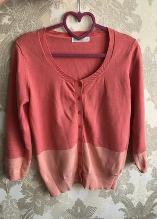 Яркая кофта