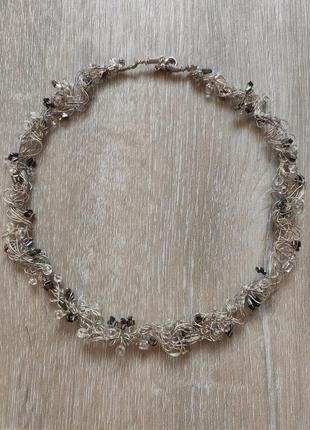 Дизайнерский чокер, колье, ожерелье, бусы, намисто из чешского бисера и стекляруса в цвете пнтичное серебро