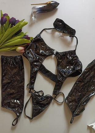 Латексный комплект боди