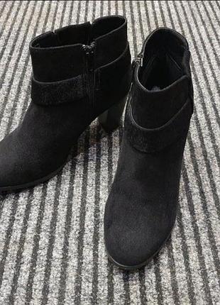 Новые черные замшевые классические ботильоны only pink.