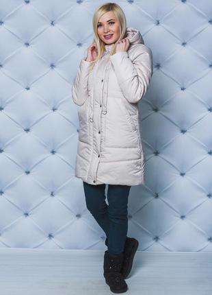 Зимнее женское пальто беж