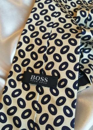 Гарненький галстук huggo boss3 фото