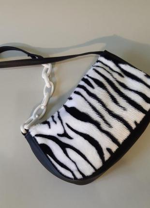 Плюшева сумочка з ланцюжком зебра7 фото