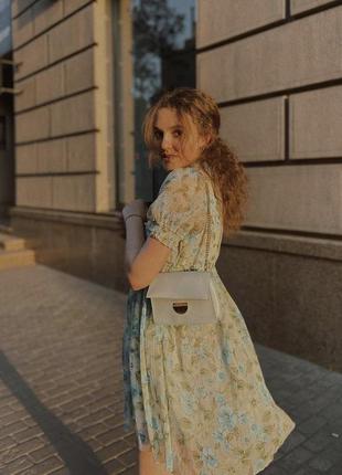 Ніжне плаття в квіточку