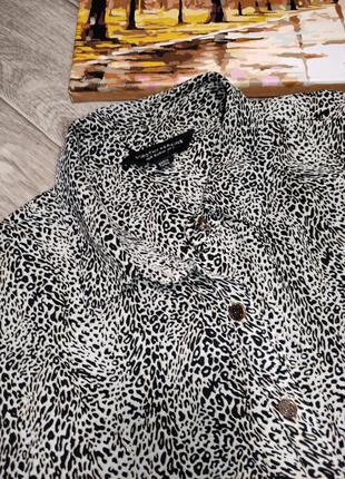 Красивая блузка в animal print от dorothy perkins,3 фото