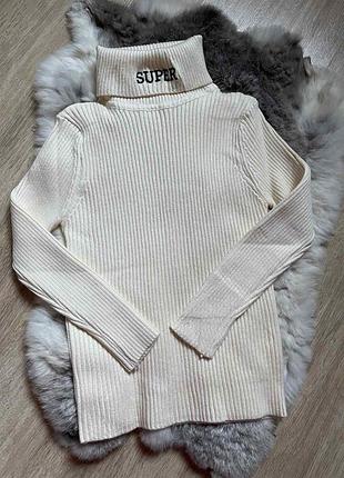 Крутой новый гольф молочного цвета