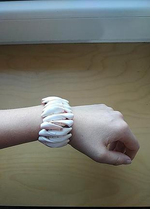 Браслет из ракушек