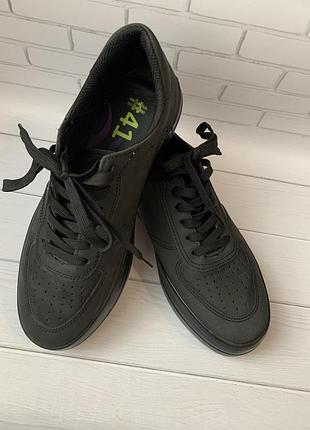 Кросівки bershka