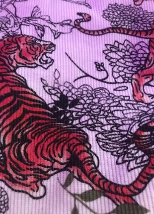 Топ женский с тиграми в цветах2 фото