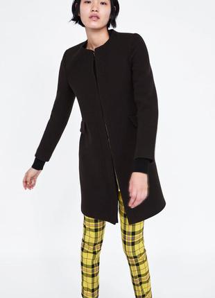 Шерстяное пальто на змейке с карманами zara