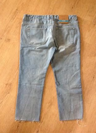 Новые джинсы slim  с необработанным низом застежка на металлические пуговицы next2 фото