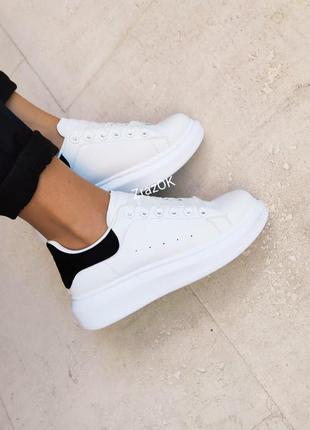 Белые с черным кроссовки слипоны ботинки в стиле mcqueen1 фото