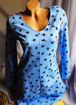 Нове трикотажне фіалковому блакитне міді сукня s-m розміру（42-44) з вирізом розрізом між лопаток