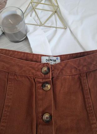 Базовая горчичная коричневая юбка трапеция на пуговицах5 фото