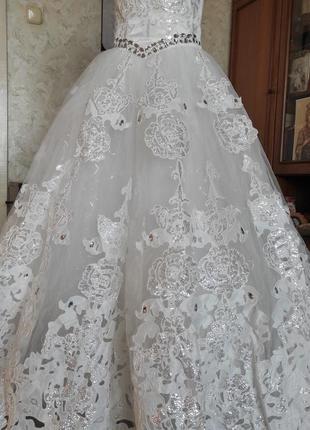 Весільну сукню 46-48р. біле, пишне, довге.7 фото