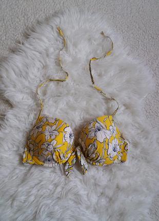 Верх от купальника с золотистой фурнитурой