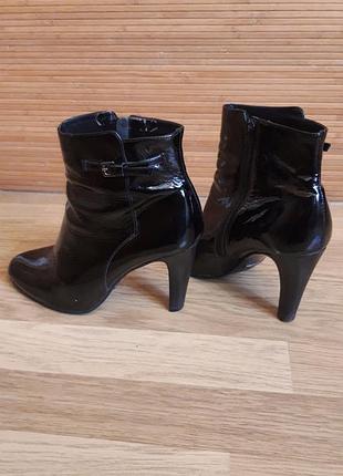 Черевики лаковані шкіряні