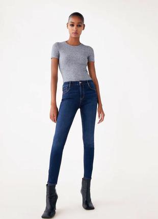 Синие тёмно синие узкие джинсы мом с высокой посадкой скини skinny zara