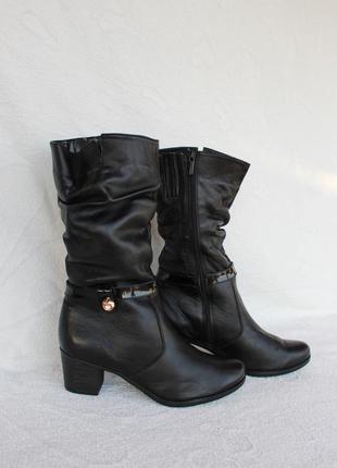 Зимние кожаные ботинки, сапоги, полусапожки 40 размера на удобном каблуке1 фото