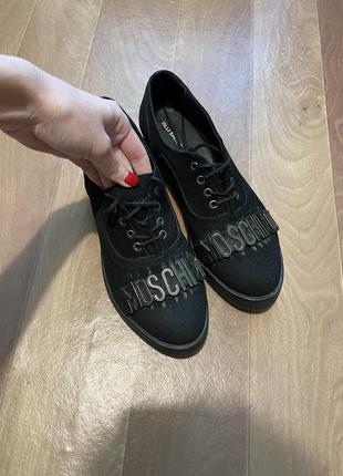 Замшеві туфлі moschino