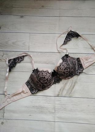 Мереживний бюстгальтер hunkemoller.