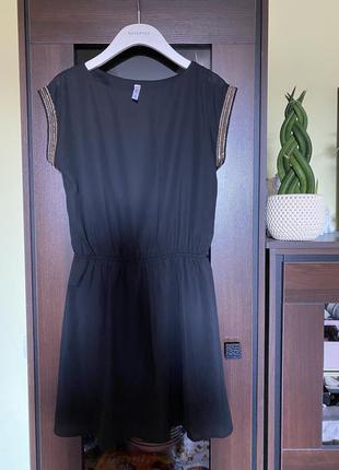 Чёрное платье с камушками asos