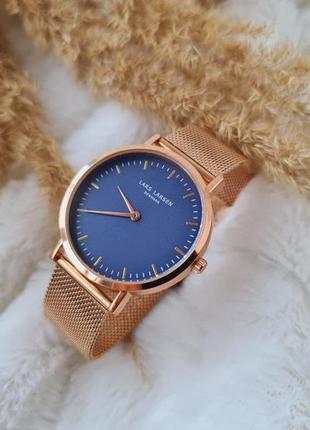Женские стильные наручные часы на миланском браслете2 фото