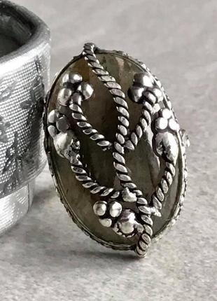 Индия, кольцо c природным лабрадоритом, размер 16,5