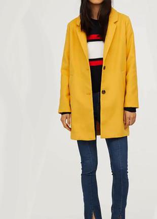 Яркое демисезонное пальто кардиган