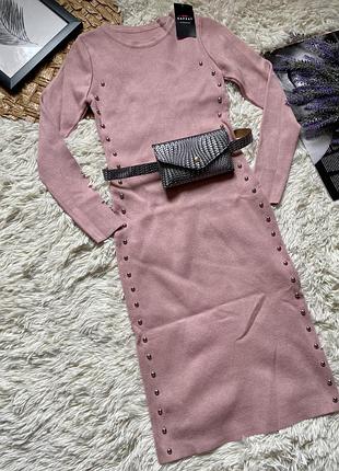 Платье миди с клепками