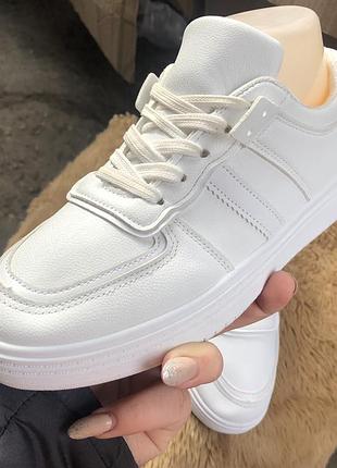 Жіночі кросівки / жіночі кросівки