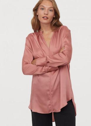 Длинная атласная блузка h&m женская приглушенный розовый 08748910062 фото