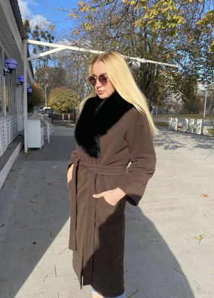 Шикарное пальто с натуральным мехом финского песца10 фото
