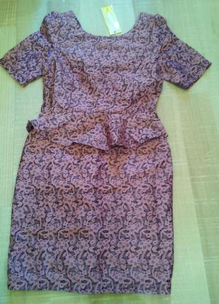 Красивое платье платье с баской розового цвета жаккард xs