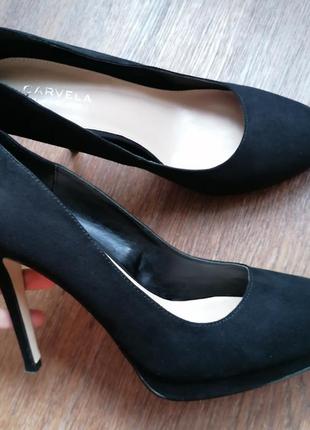 Шикарні чорні туфлі kurt geiger carvela