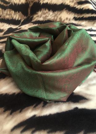 Платок шарфик зеленый хамелеон с красным3 фото