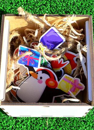 Кольорові ялинкові іграшки в коробці набір 5 шт дерев'яна новорічна прикраса ялинкова іграшка на ялинку3 фото
