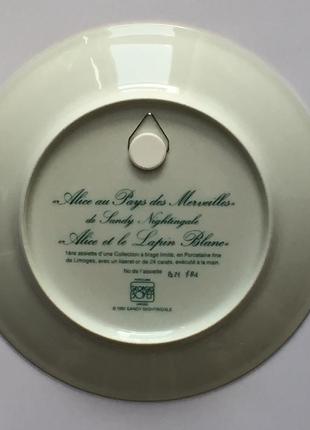 Фарфоровая декоративная тарелка «алиса в стране чудес».2 фото