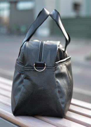 Черная унисекс сумка из экокожи для тренировок, путешествий мужская дорожная сумка на длинных ручках4 фото