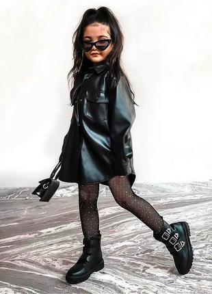 Чёрное стильное модное детское платье на девочку рубашка туника из экокожи2 фото
