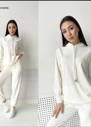 Чудові спортивні штани