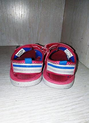 Класні босоніжки clarks 3