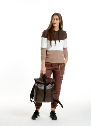 Большой коричневый рюкзак ролл топ для девушки вместительный и практичный4 фото