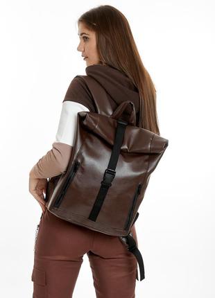 Большой коричневый рюкзак ролл топ для девушки вместительный и практичный6 фото
