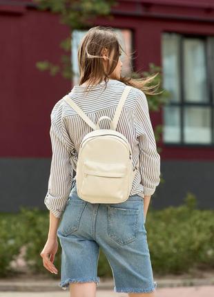 Жіночий міський зручний місткий рюкзак бежевий1 фото