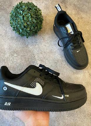 Кросівки - чорні в стилі nike