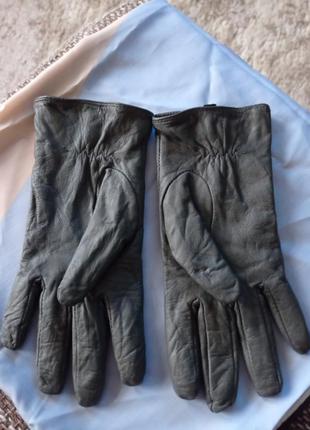 Женские кожаные перчатки на утеплителе5 фото