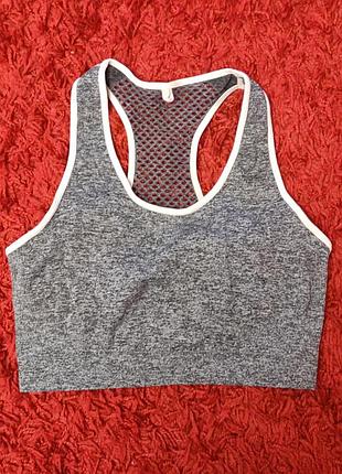 Спортивный топ