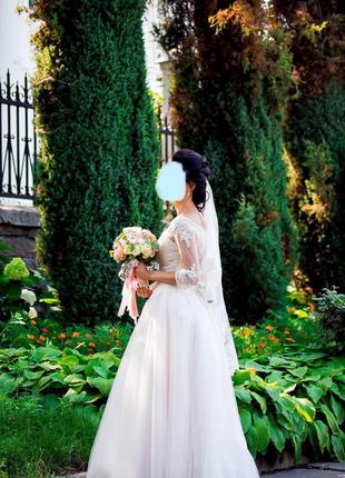 Шикарне весільне плаття6 фото