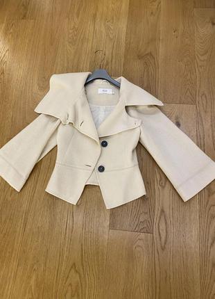 Пиджак-укороченное пальто из 100% шерсти бренда bgn в шикарном состоянии1 фото